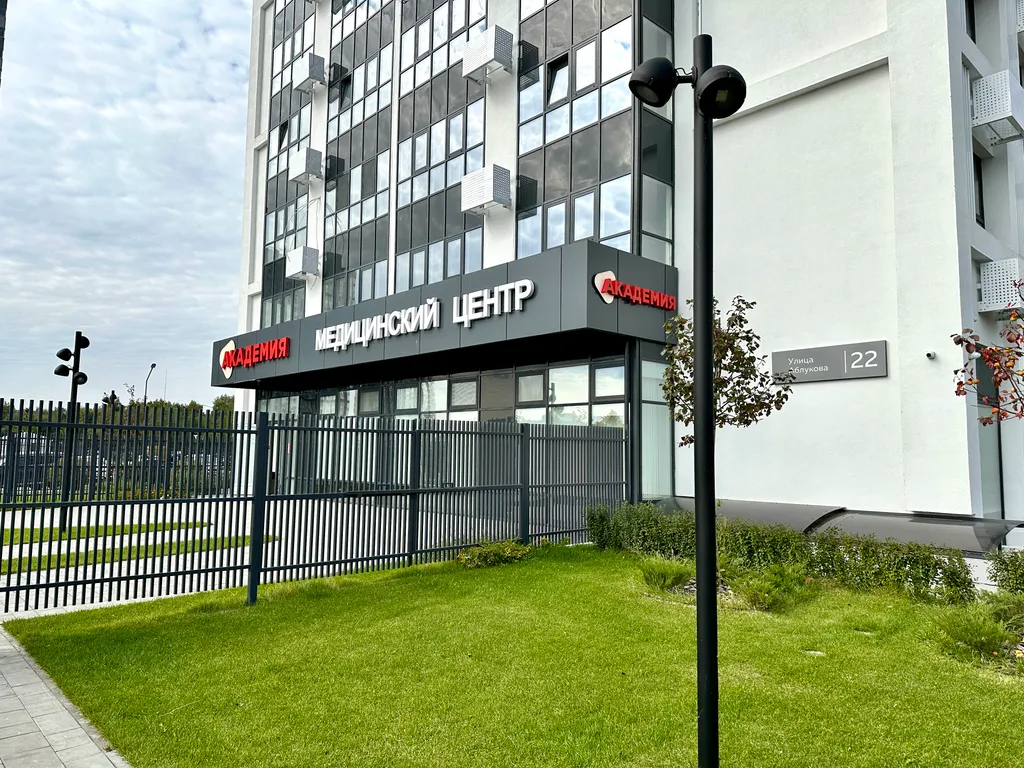 Студия с шикарным панорамным видом на набережную и реку Свияга