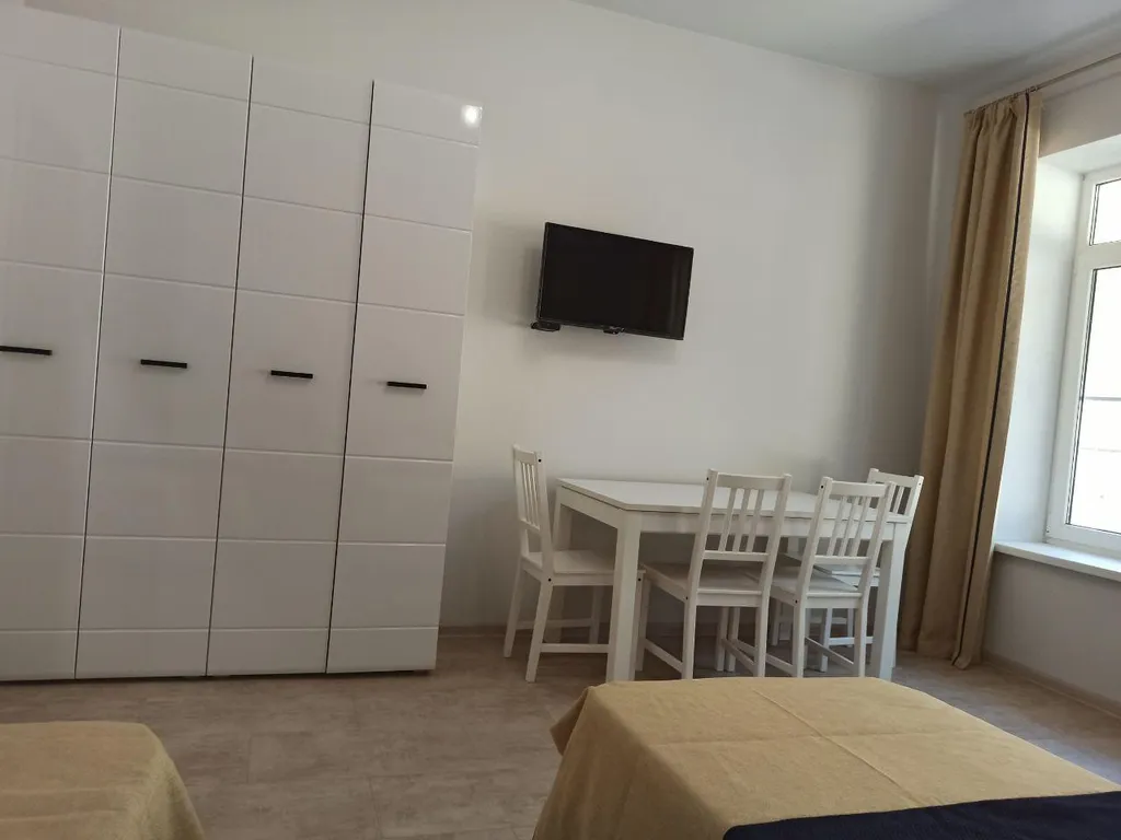 Двухкомнатная квартира у моря с немноголюдным пляжем