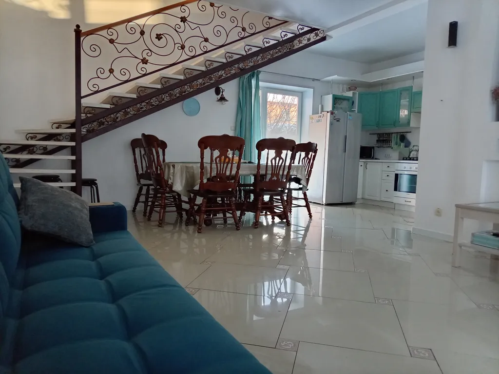 Просторный уютный коттедж