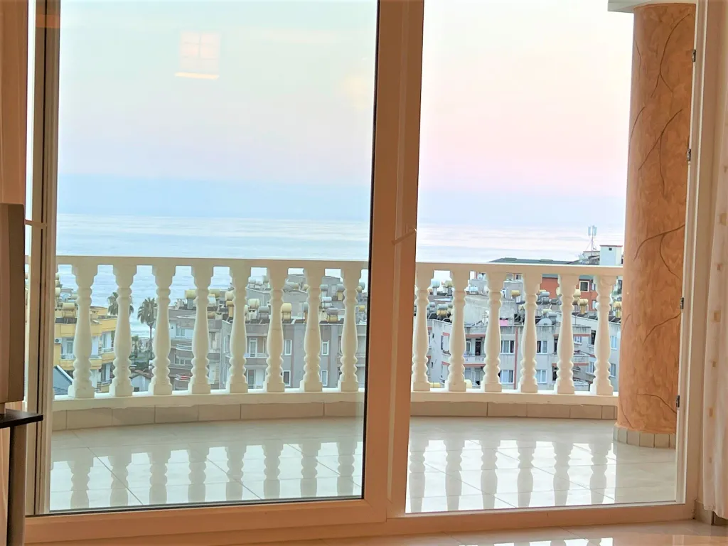 Аланья, просторная квартира с видом на море и горы, пляж - 5 минут