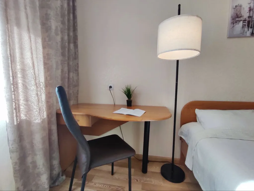 Уютнaя cветлaя квартира в центре рядом с парком Победы