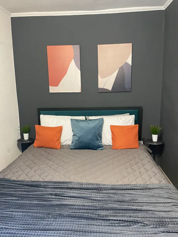 Аквамариновый вечер в центре города