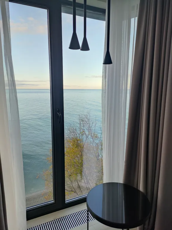 Апартамент с самым красивым прямым видом на море, двухкомнатный