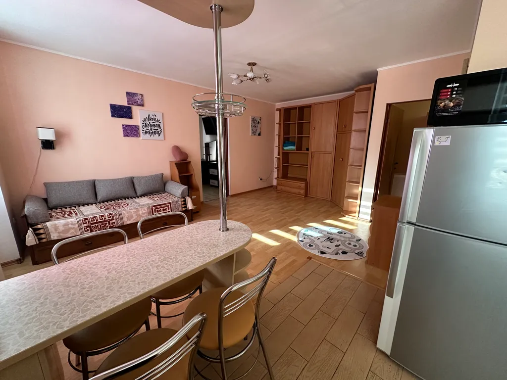 Просторная 2-комнатная студия в центре города