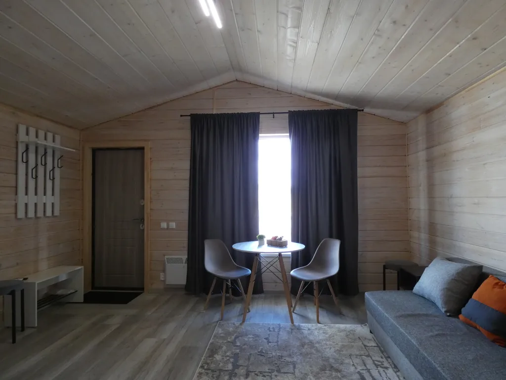 Уютный четырёхместный Домик с двуспальной кроватью