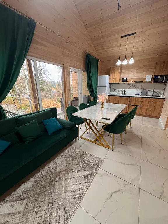 Современный дом с видом на горы