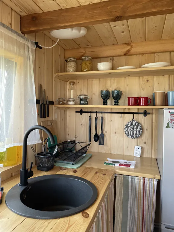 Уютный дом черный