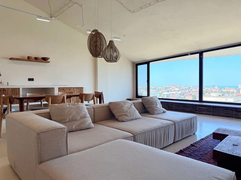 Квартира Просторная студия в стиле минимализма с панорамным видом на Махачкалу — аренда посуточно в Махачкала