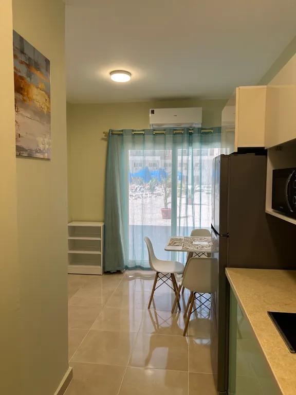 Апартаменты с личным пляжем и бассейном