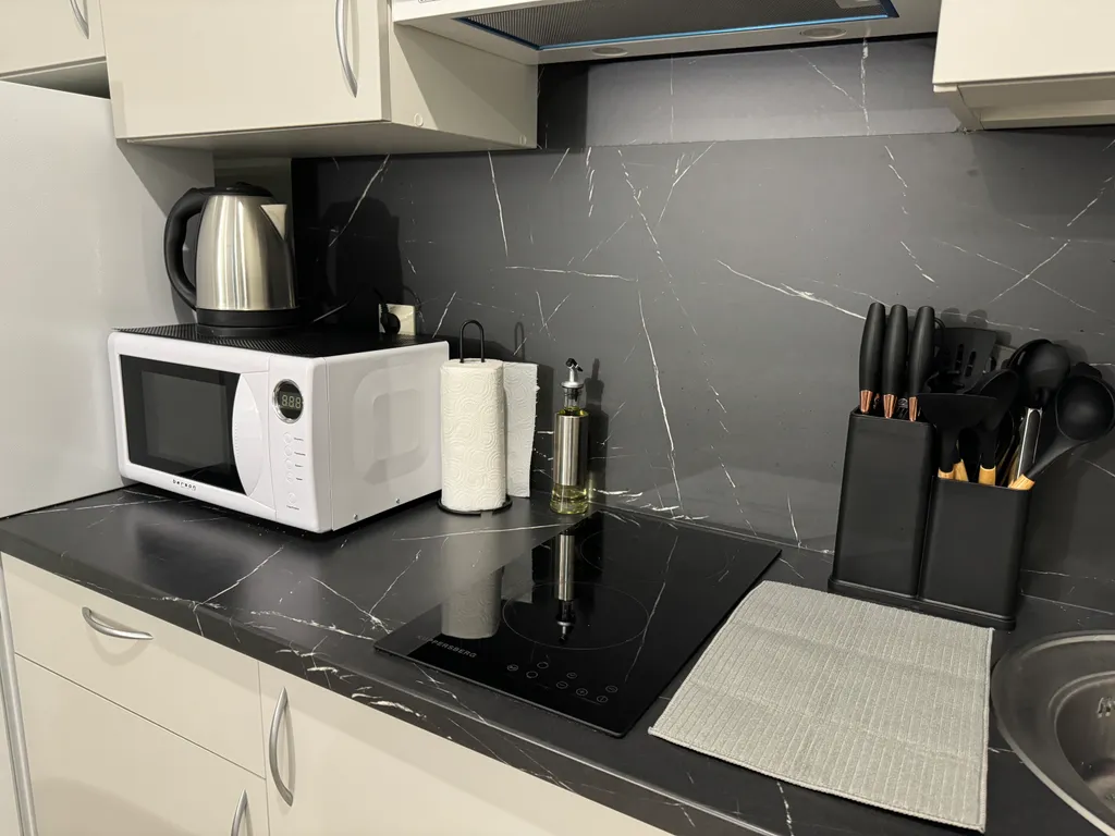 Маленькая дружелюбная студия Лайт