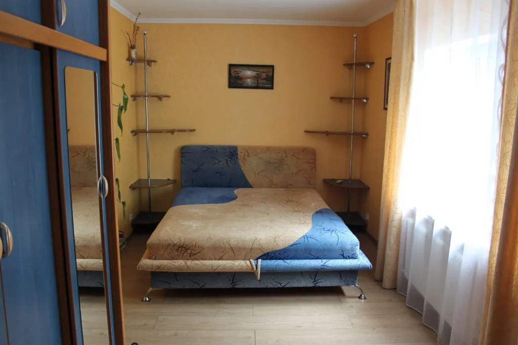 Частный дом с отдельным  двором