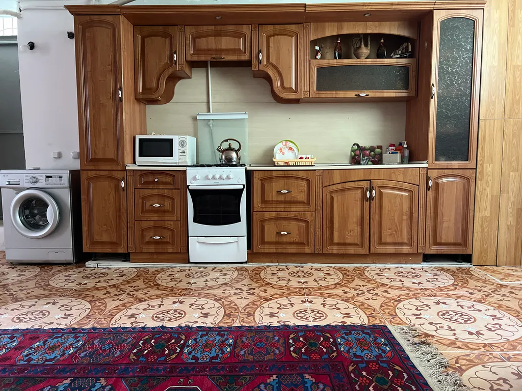 Комнаты две в 10 минутах пешком от набережной