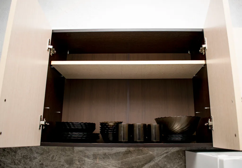 Домик коралл с бассейном в центре