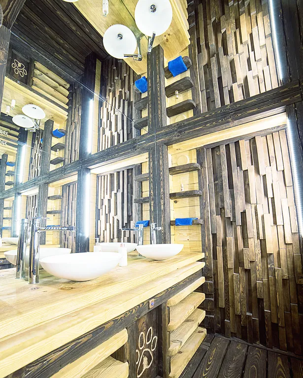 Рыжий кот - Деревянный Дом (WoodHouse)