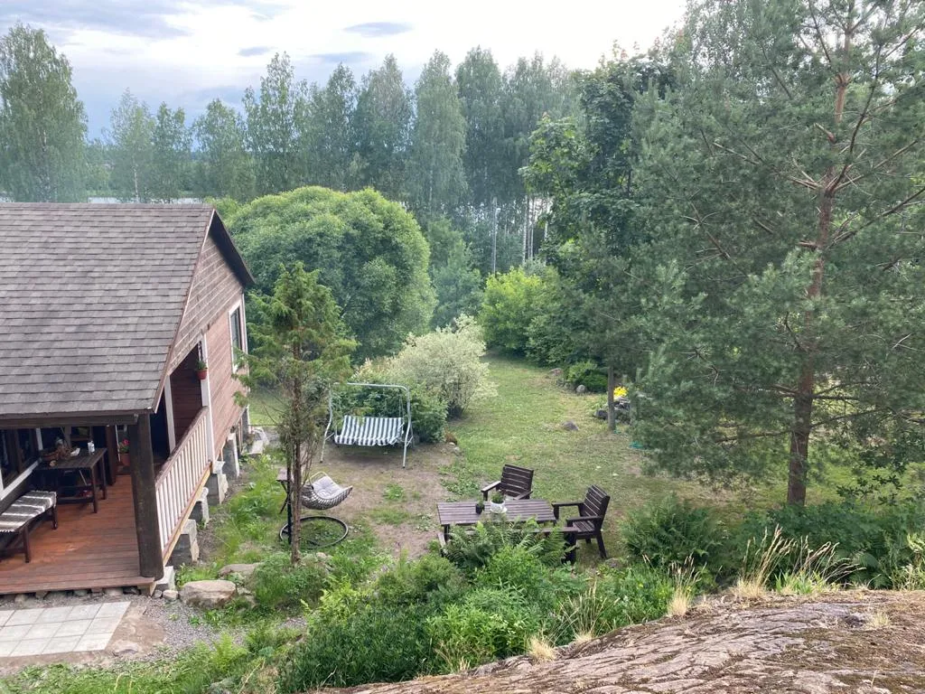 Дом на берегу озера