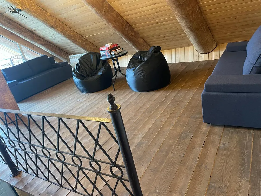 Дом из цельного массива с баней