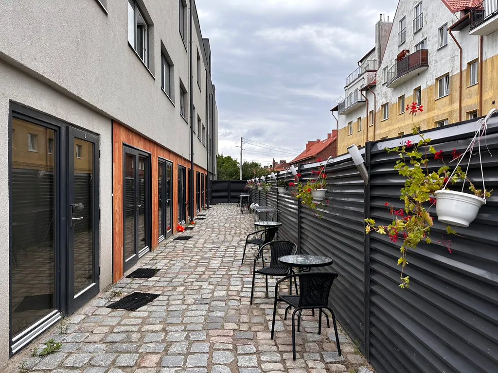 Двухуровневая мини студия с отдельным выходом во двор