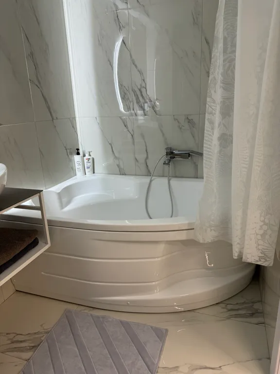 Зеркальные апартаменты