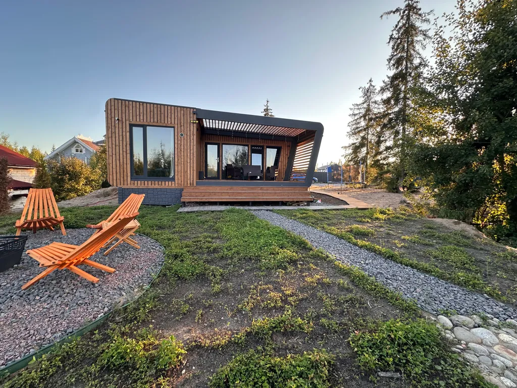 Коттедж Уютный современный дом в сосновом лесу у озера — Запорожское