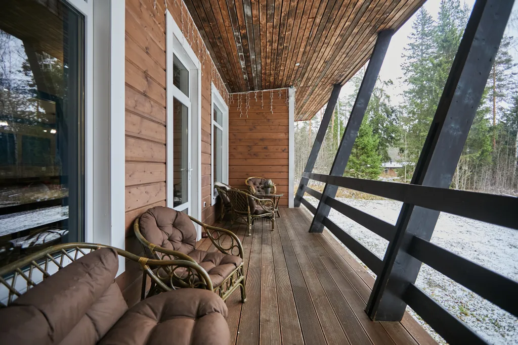 Большой коттедж с 5 спальнями, камином и террасой, Василек