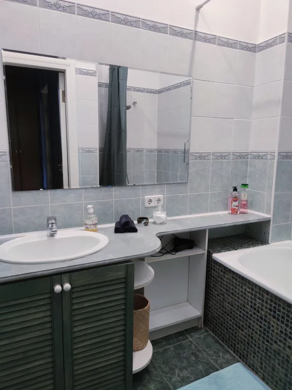 Квартира Квартира с видом на фонтан и анфиладой из трех комнат в центре города — Санкт-Петербург