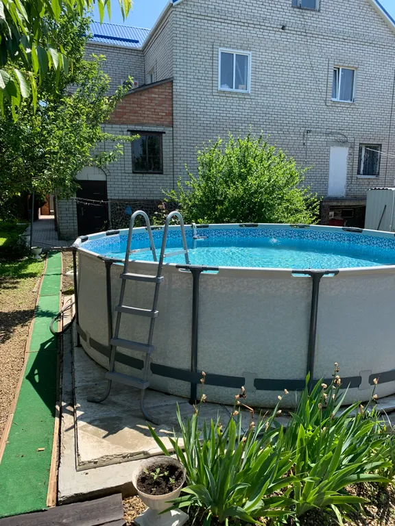 Уютная просторна часть дома на 2 этаже под ключ с бассейном и беседкой