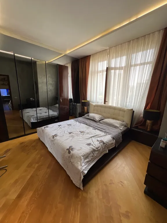 Современная вилла с приватным бассейном и панорамным видом на Арарат