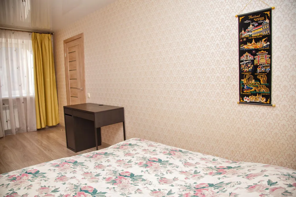 Рядом с площадью Советов