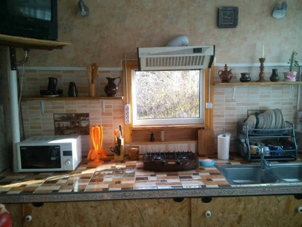 Большой дом-дача с двором, бассейном, беседкой, мангалом