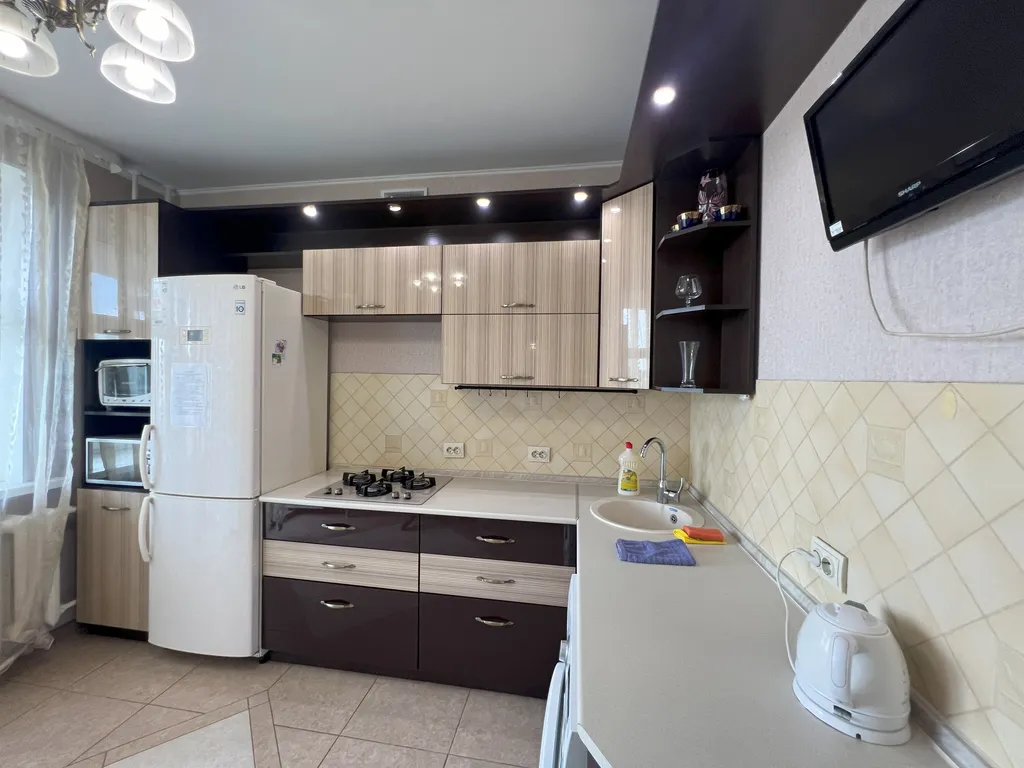 В центре новый дом