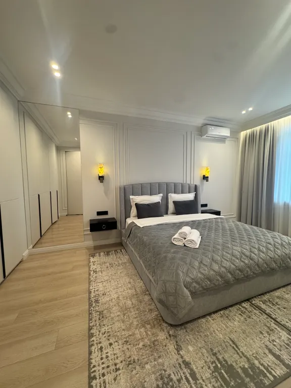 2-комнатный люкс с дизайнерским ремонтом в историческом центре