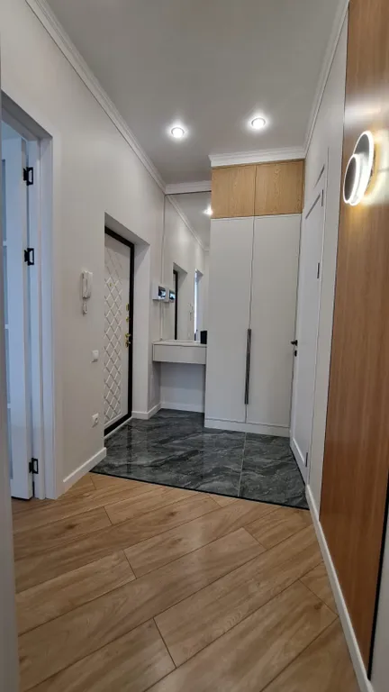 Стильная двухкомнатная квартира в центре столицы