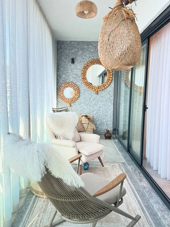 Роскошный дуплекс с эксклюзивным дизайнерским интерьером