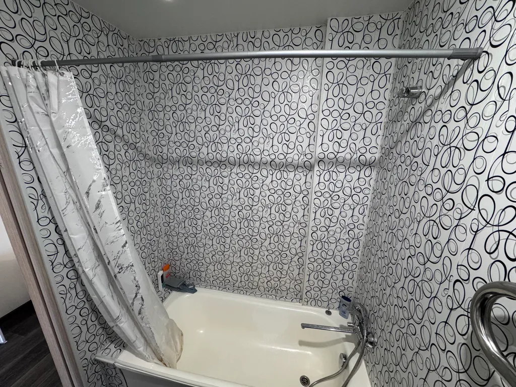 Тёплая уютная светлая студия с красивой локацией