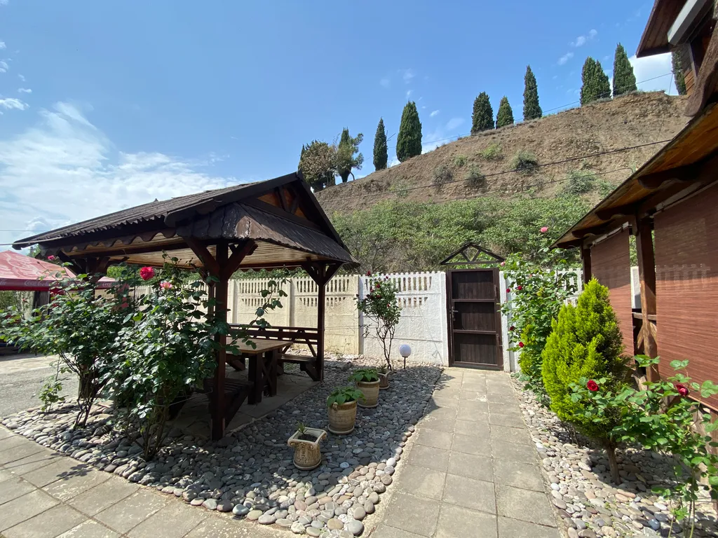 3-х местный домик с видом на горы