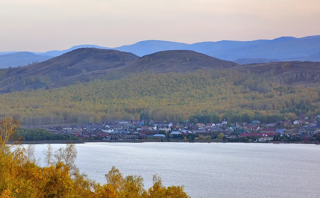 Уютный дом на берегу озера Банное