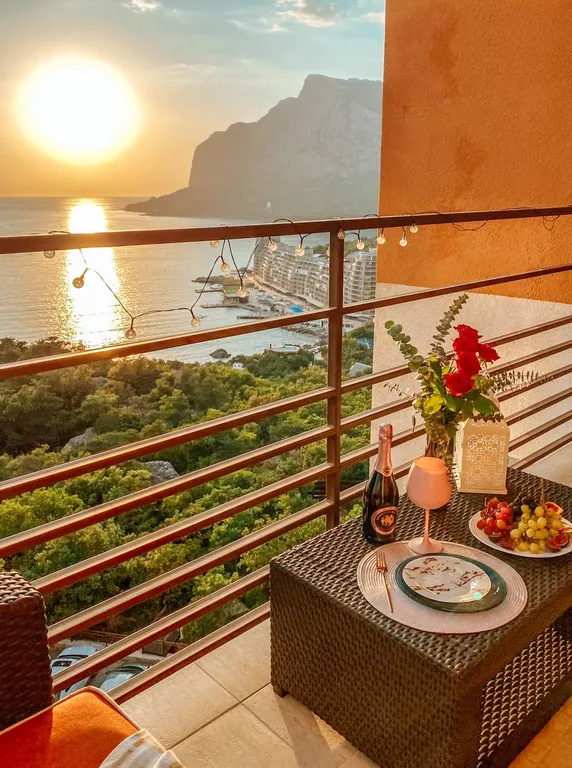 Видовая студия с видом на море и горы