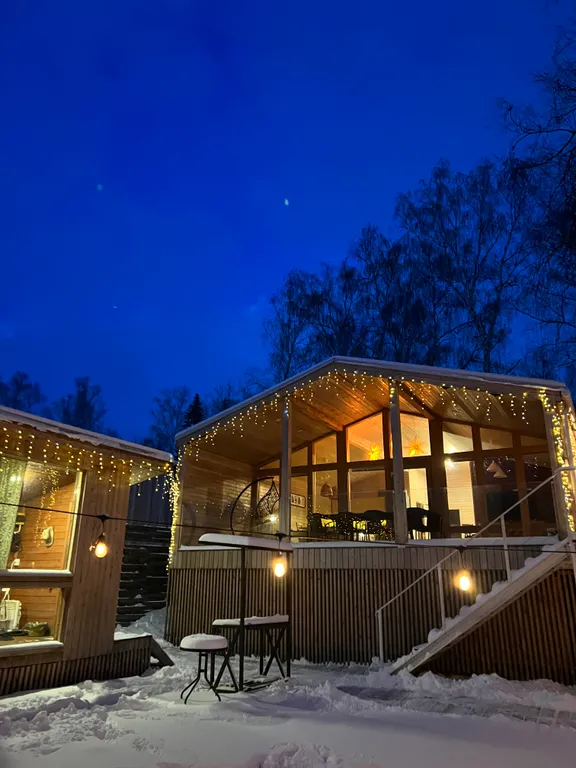 Шале с панорамными окнами и видом на озеро Чебаркуль