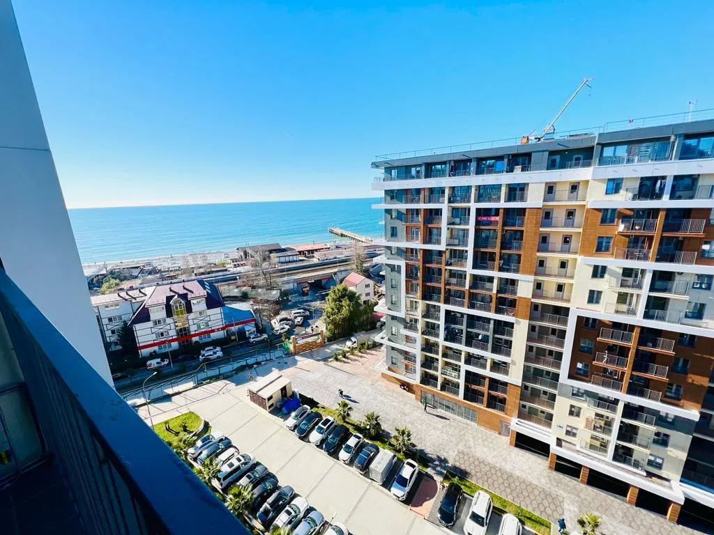 Светлая студия с шикарным видом на морской закат