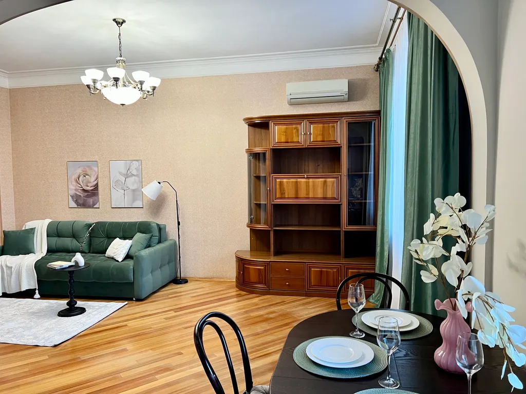 Квартира Квартира Уникальная сталинка в сердце города — Москва