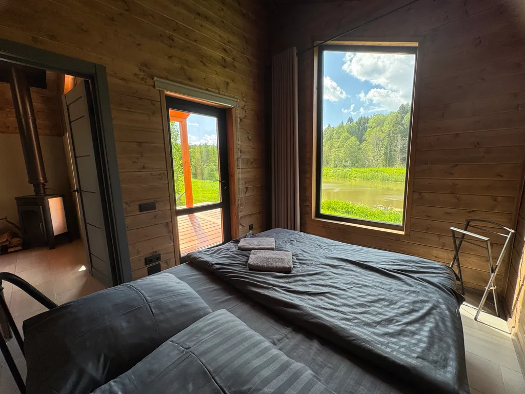 Атмосферный домик с баней на дровах и купелью