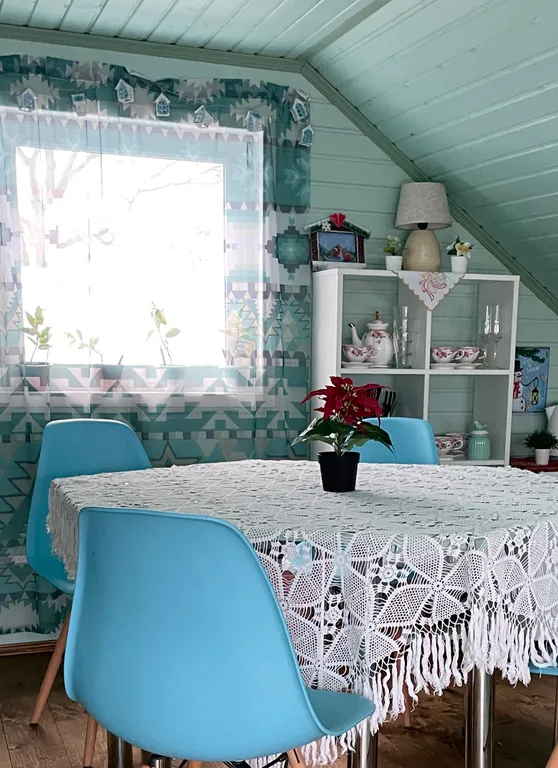 Домик мечты в самом живописном месте города, у реки и озера