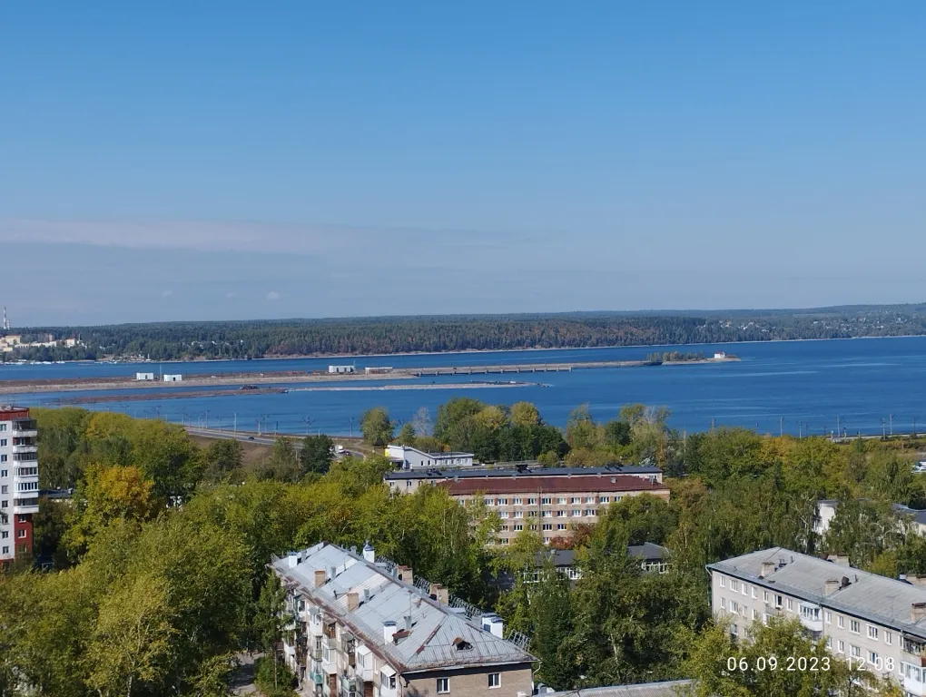 Чистая квартира на Молодёжной с видом на Каму