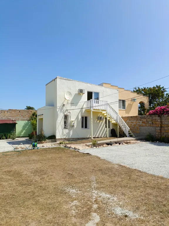 Коттедж-дом отдельно стоящий, гостевой двор смайлик