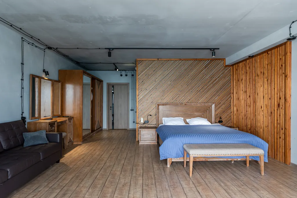 Эллинг на берегу моря