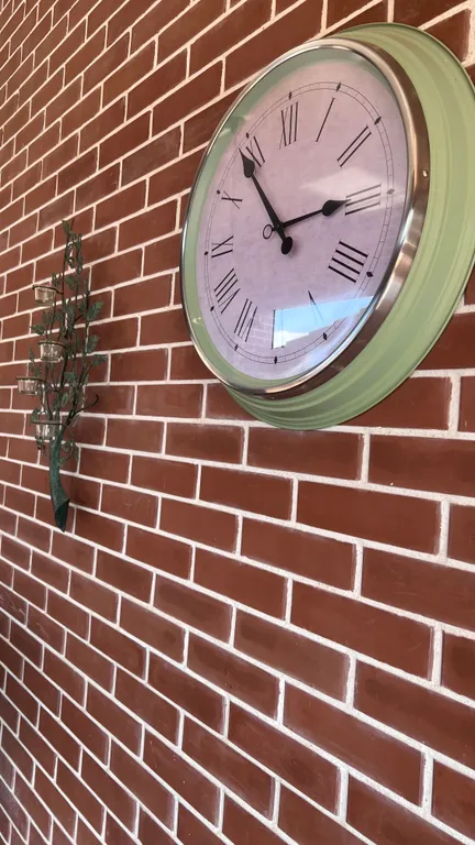 Дом "Вромса" на Хлебной - новый, брутальный, спокойный, комфортный.