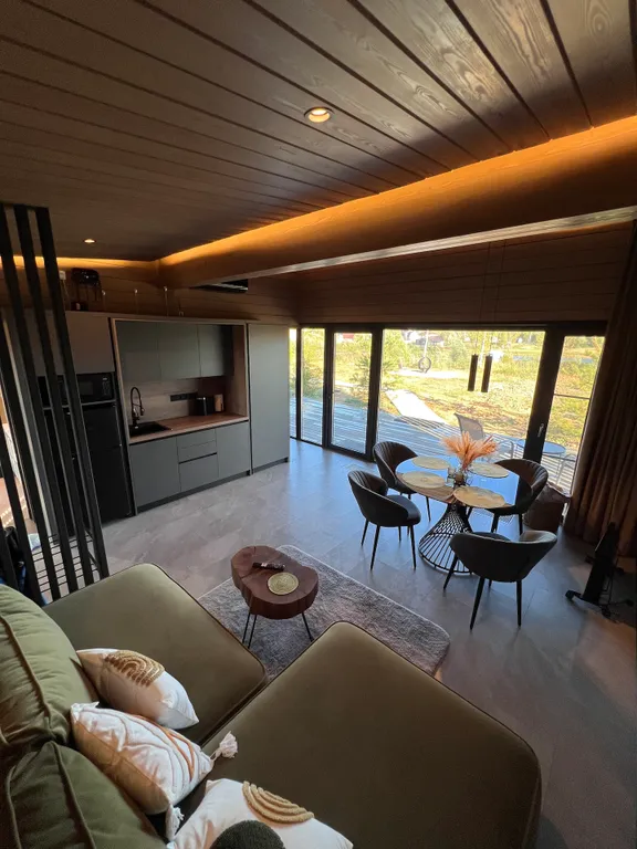 Дом на озере