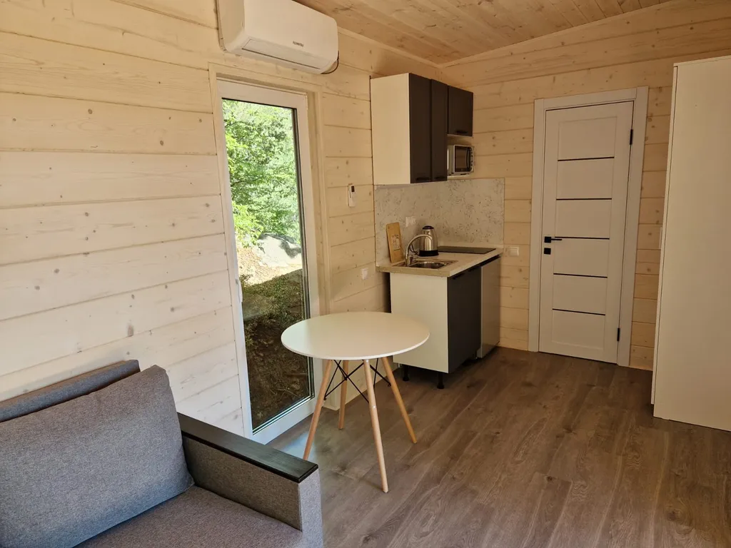 Домик в тихом месте у моря