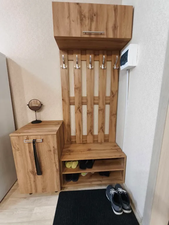 Квартира на берегу озера банное в лесной чаще из лиственниц