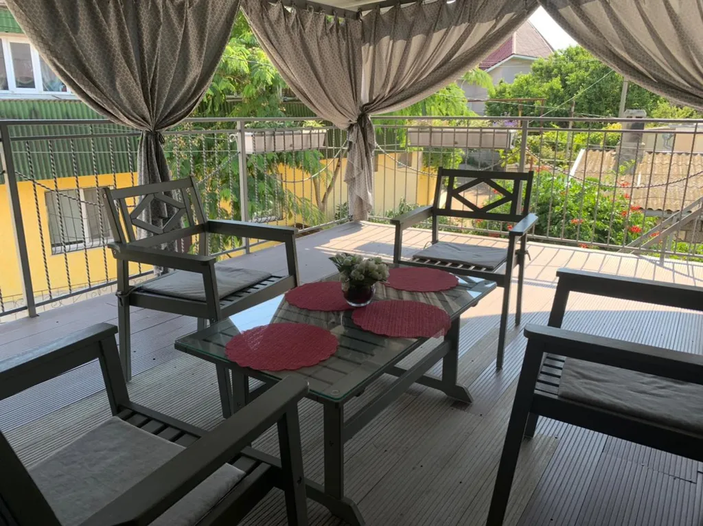 Уютная квартира с террасой в тихом районе — аренда посуточно в Евпатория